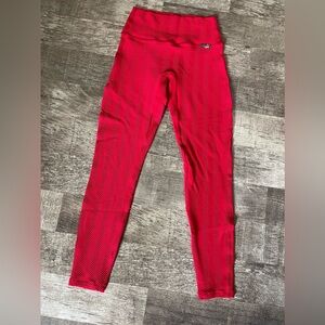 Bombshell Sportswear chevron leggings size medium in flame red.